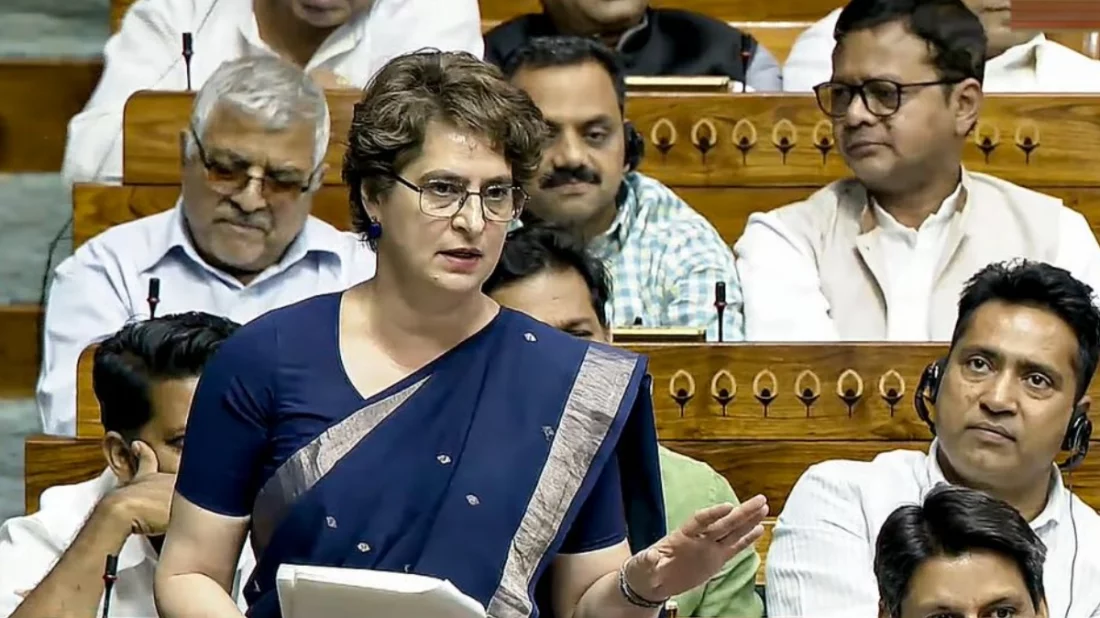 মোদি ও অমিত শাহ'র কাছে শিক্ষার্থীদের ওপর অস্ত্র চালানোর জবাব চান প্রিয়াঙ্কা গান্ধী